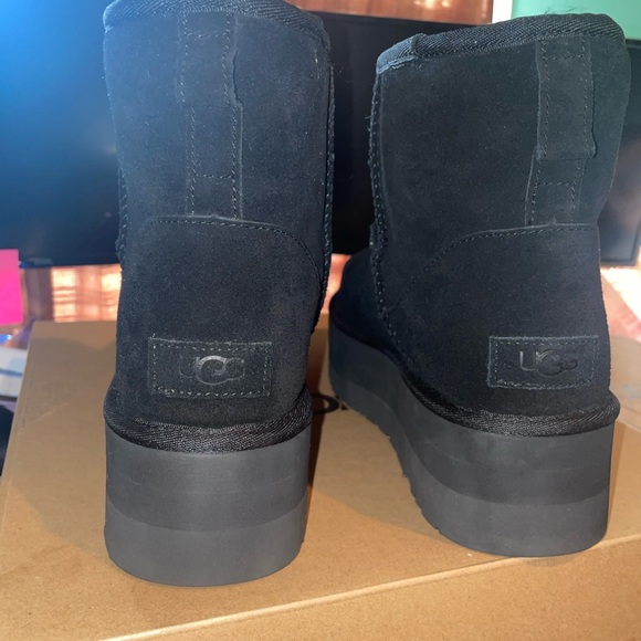 Black Ugg Platform Mini - Picture 3 of 10